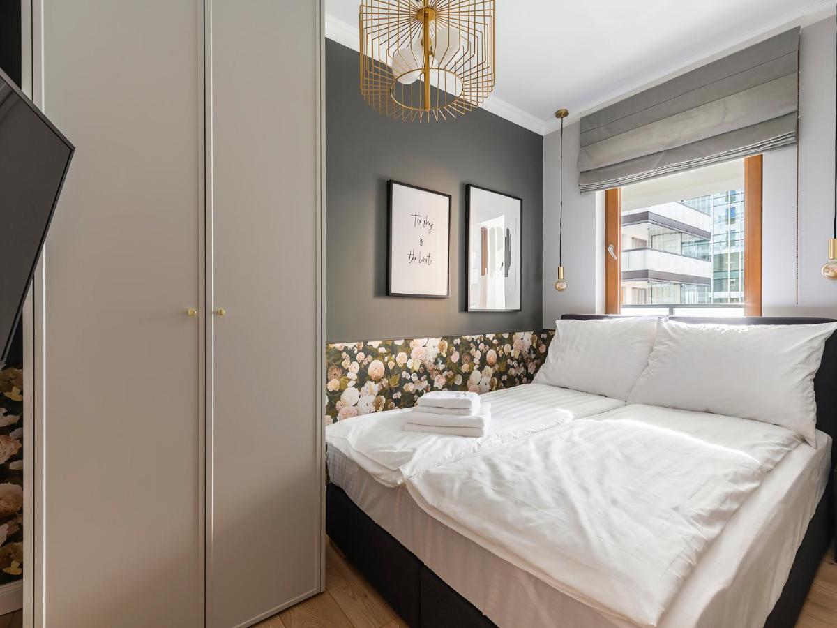 Yoursecondflat Grzybowska Metropoint Варшава Екстериор снимка