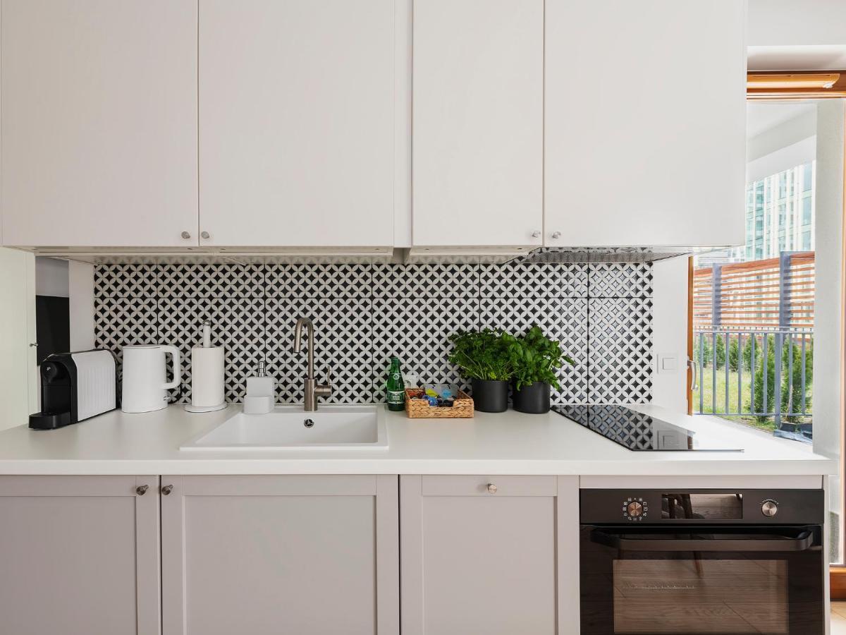 Yoursecondflat Grzybowska Metropoint Варшава Екстериор снимка